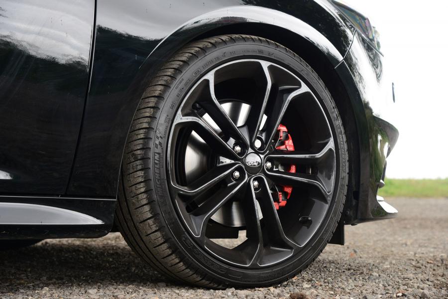 Колеса Ford Focus ST (DYB) 2014 года  (UK) (фото 8 из 13)